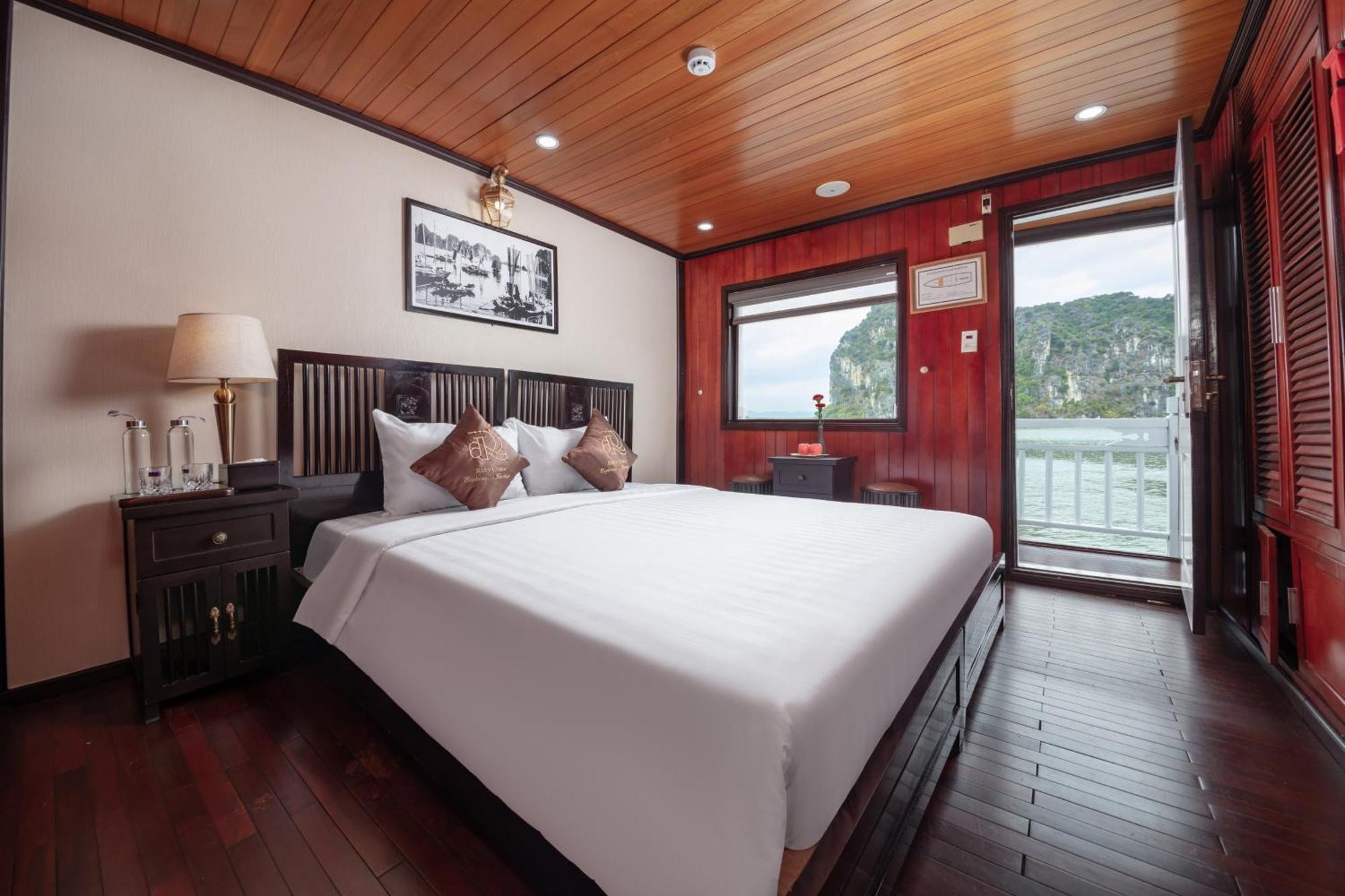 Ruby Cruise Hotel Ha Long Exterior photo